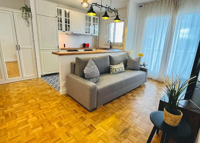 Defense-2Rooms-Forwork-Balcony-Freeparking