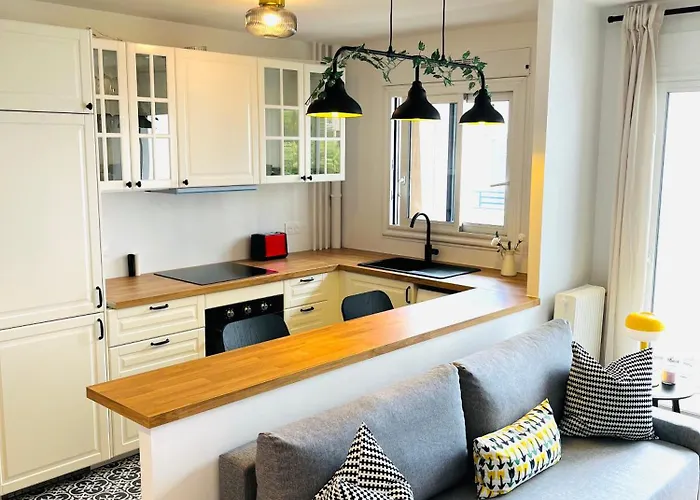 Defense-2Rooms-Forwork-Balcony-Freeparking