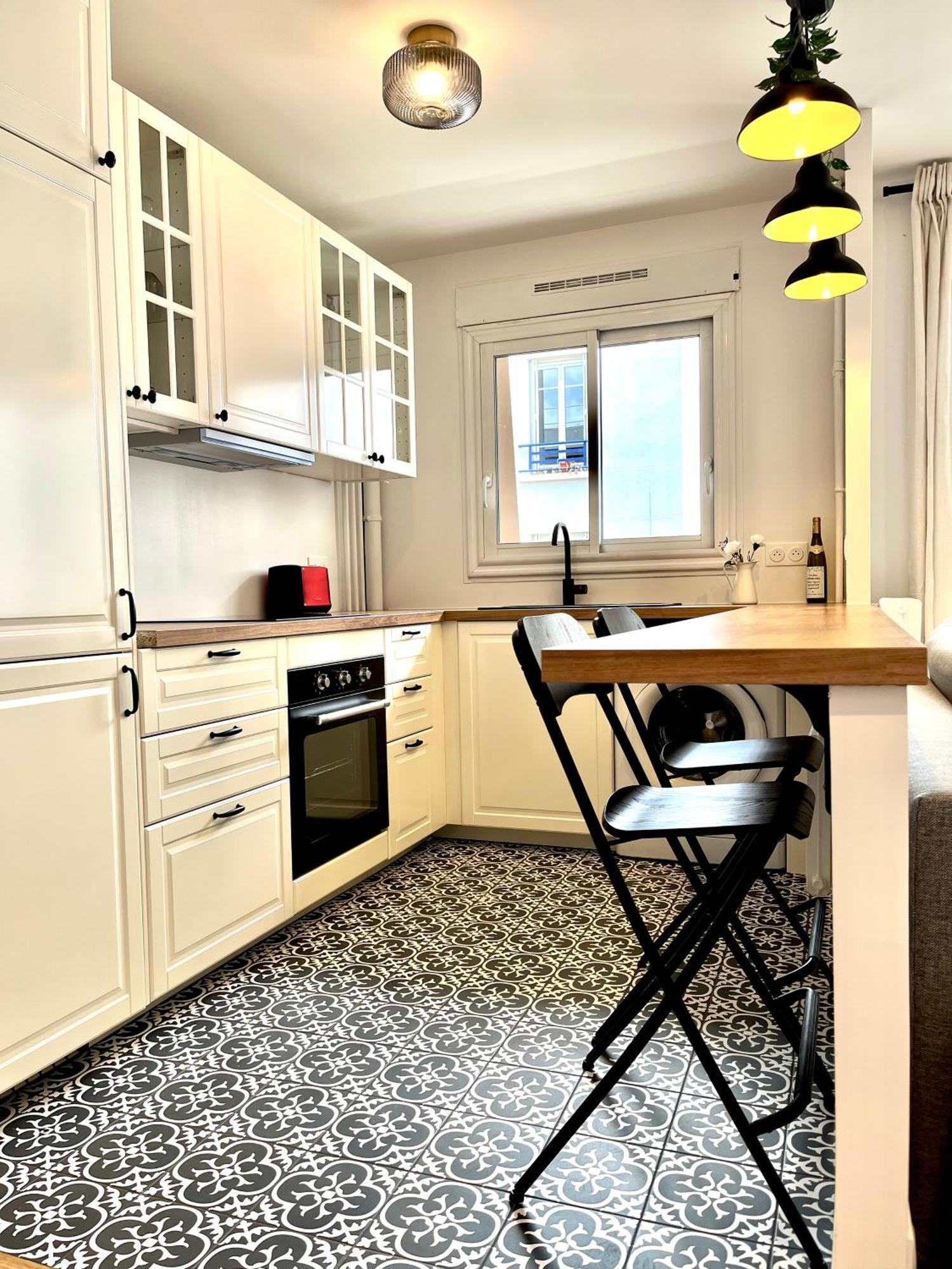 Defense-2rooms-forwork-balcony-freeparking Appartement