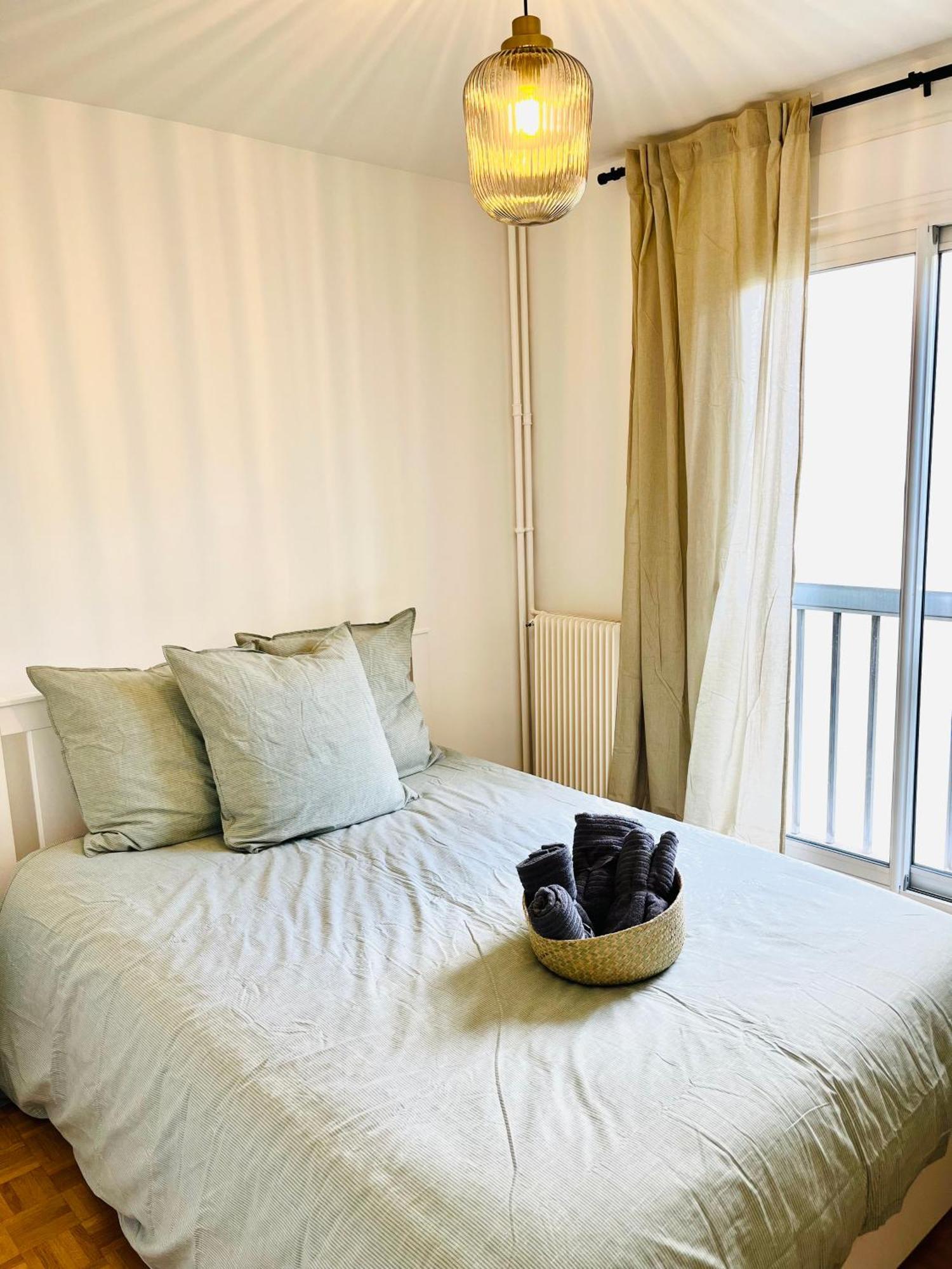 Defense-2rooms-forwork-balcony-freeparking Appartement